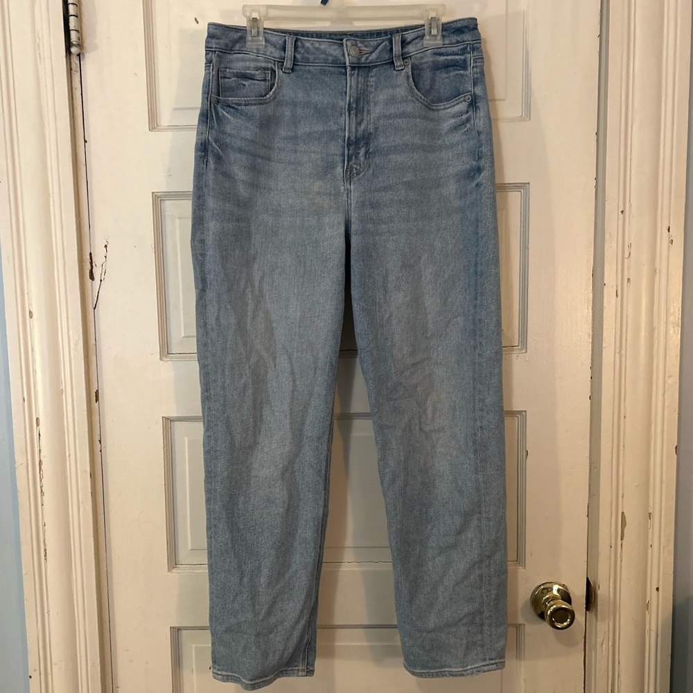 American Eagle Light Wash Jeans – Stretch Straight Fit Everyday Denim (Size 12)